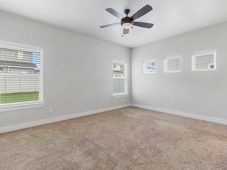 1015 White Birch Ave — Photo 26