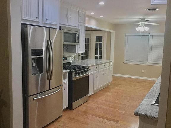 2nd image of 802 Woodstock St