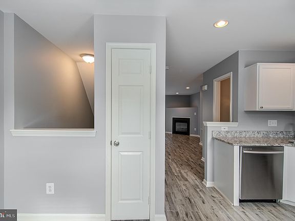 5th image of 8508 Coronation Ln