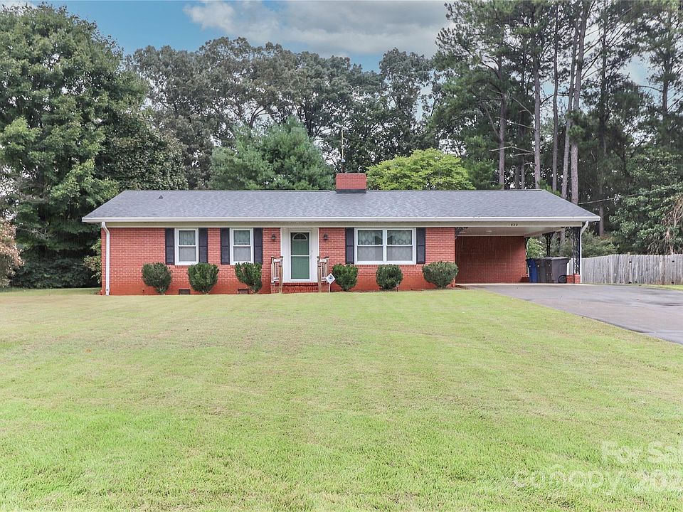 1st image of 822 Ferndale Dr