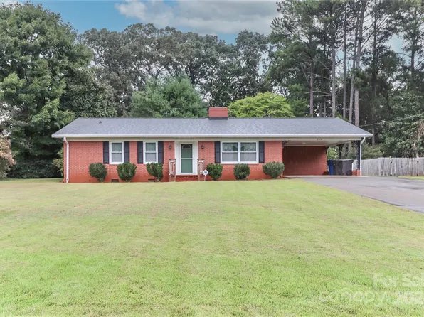 822 Ferndale Dr, Statesville, NC 28677