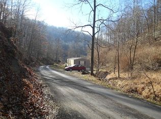 4111 Duck Run Rd, Glenville, WV 26351