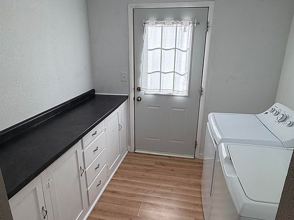 3rd image of 1330 N Market St