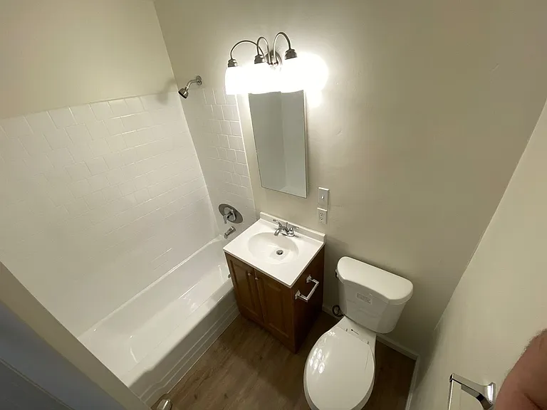341 Lansing Cir #A — Photo 6