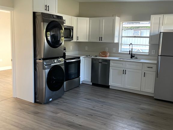 Kitchen-living room area