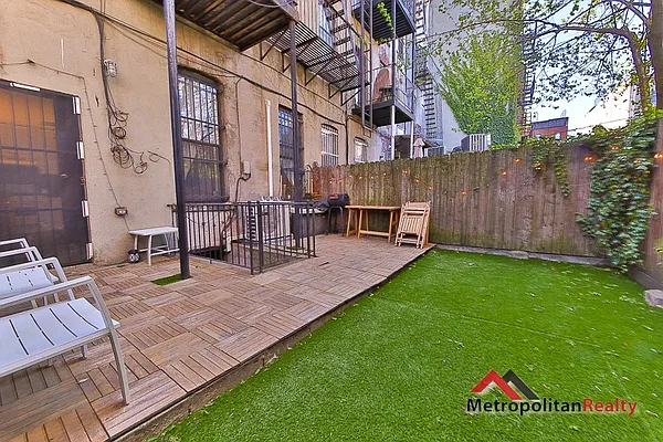 Rented by Metropolitan Realty | media 1