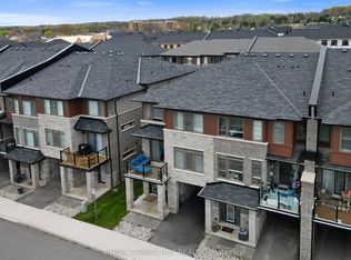 5000 Connor Dr #17, Lincoln, ON L3J 0T4