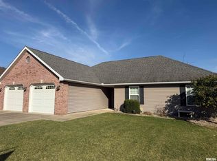 1605 Dew Drop Dr, Marion, IL 62959