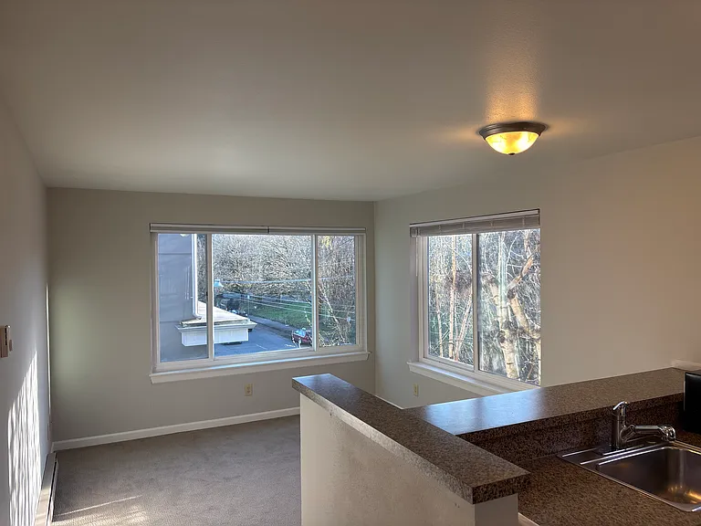 6410 8th Ave NE #402 — Photo 9