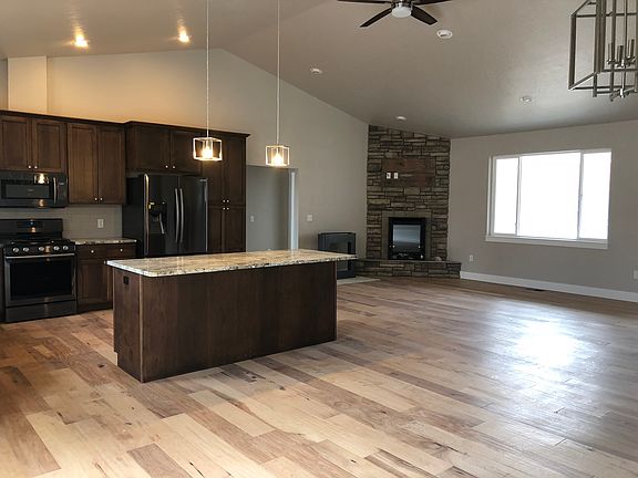 5th image of 6976 Shaver Dr