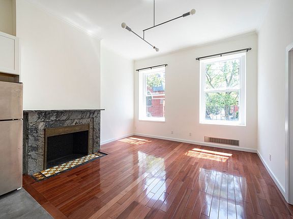 3rd image of 20 Sidney Pl #A2