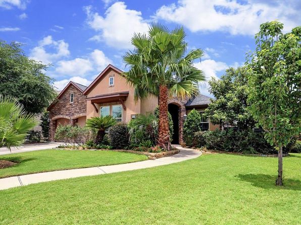 11202 Royal Chateau Ln