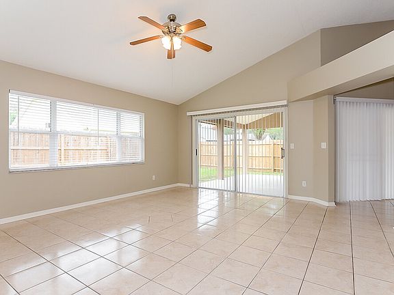 4th image of 4011 Quail Briar Dr