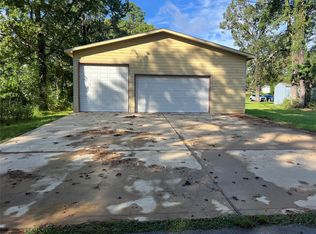 Tb Apple Tree, Livingston, TX 77351