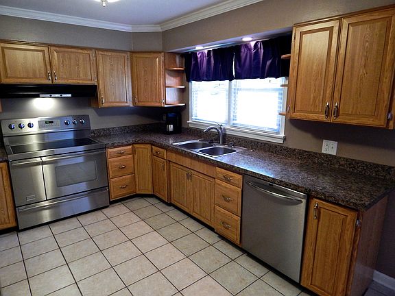 5th image of 2105 NW Juniper Dr