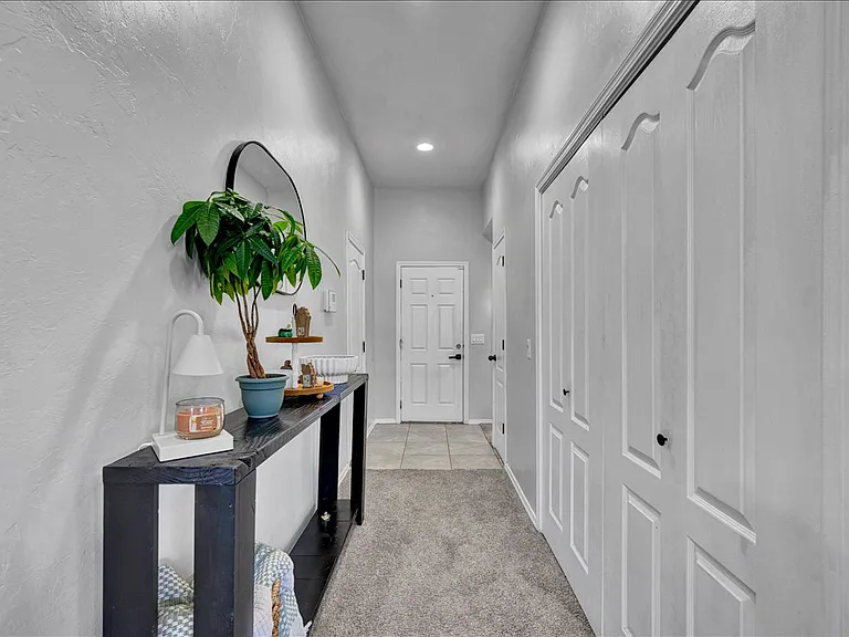 8601 SW 45th Ter — Photo 4