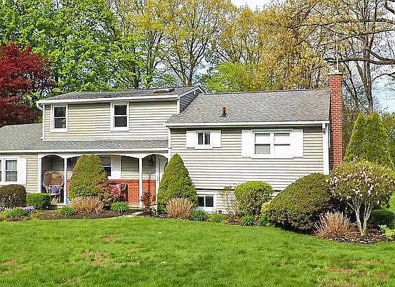 2nd image of 2747 Wendell Ln