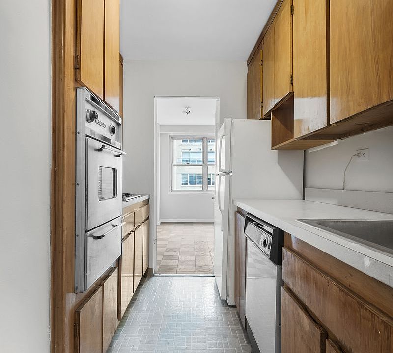 1st image of 1461 1st Ave #10N
