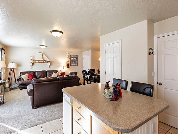5th image of 4166 N Bay Cir