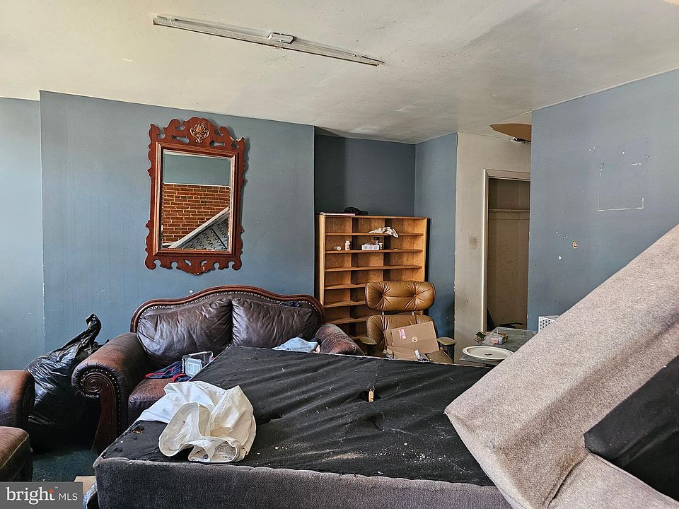2nd image of 1316 N Carey St