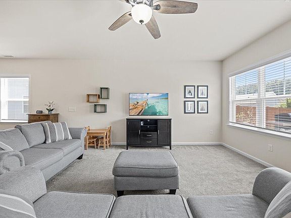 4th image of 1205 Bluewater Way