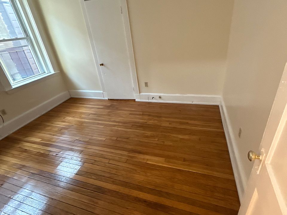 1st image of 463 Park Dr #29