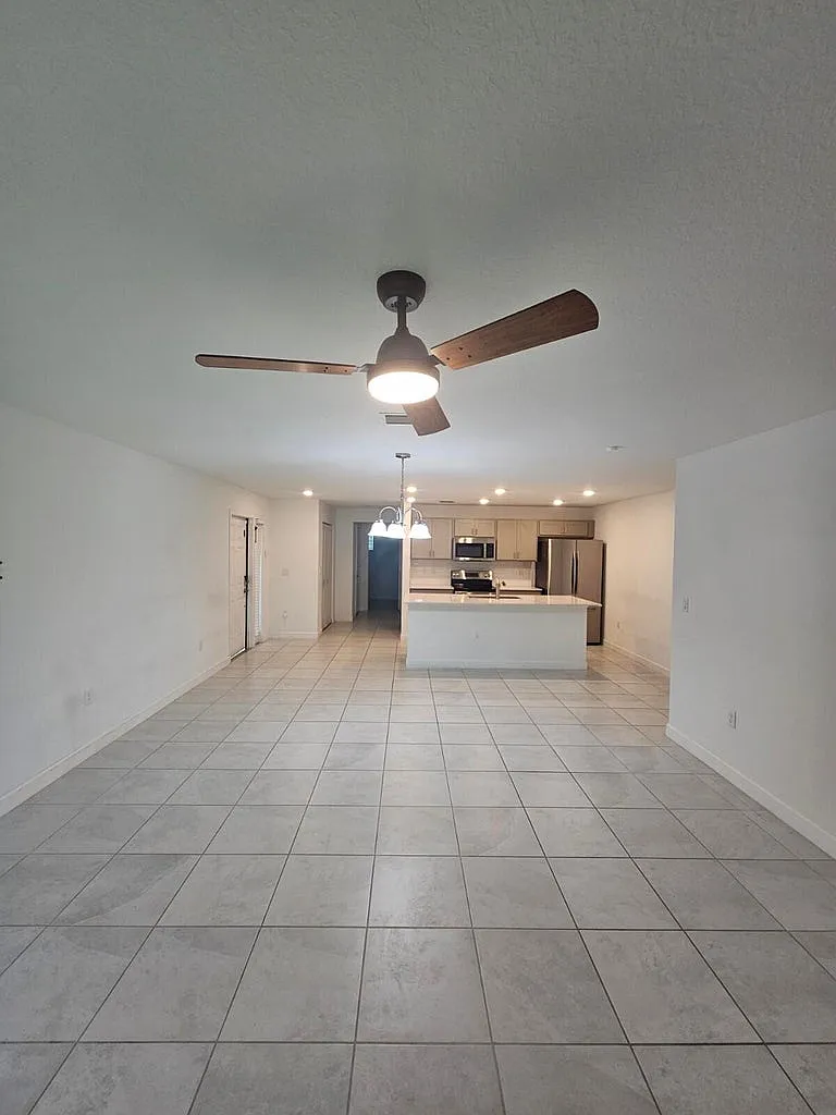 4 bed, 1920 sqft, $3,150 — Photo 1
