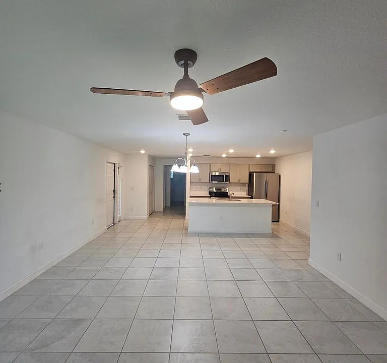 6765 Broadwater Ln