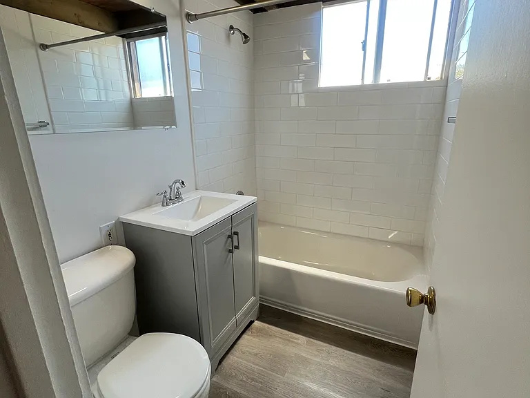 393 Park Ave #6 — Photo 3