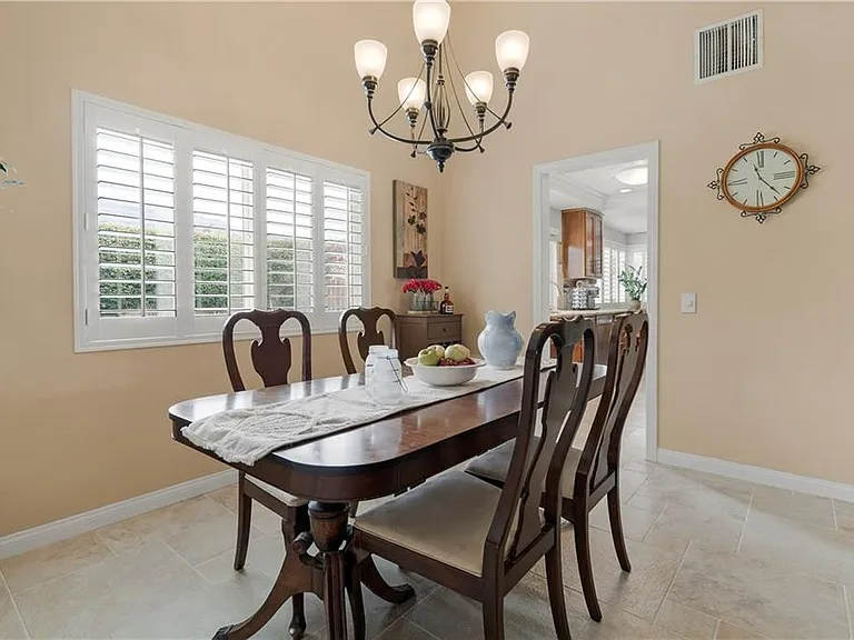 10112 Banyan St — Photo 7