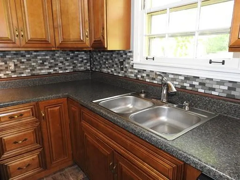 529 Morrison Dr — Photo 3