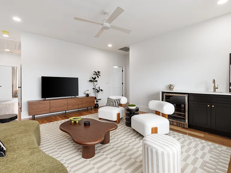 1013 Summit Ave #A — Photo 9