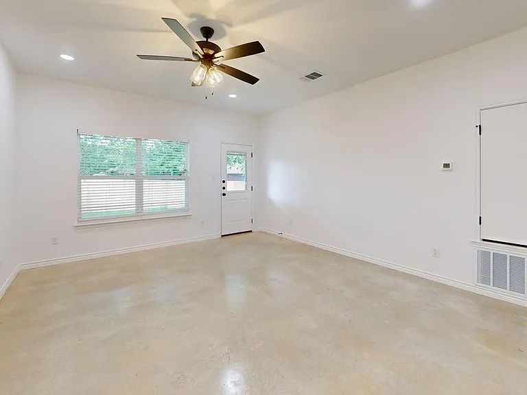 209 Elbert Ln #B — Photo 13