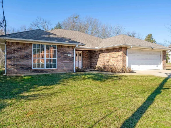 103 Lyle St, Gladewater, TX 75647