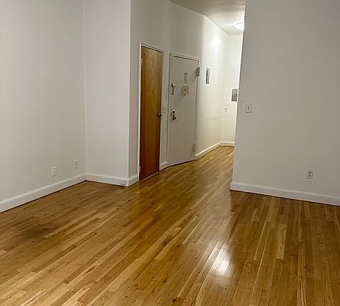 5th image of 216 E 83rd St APT 2B