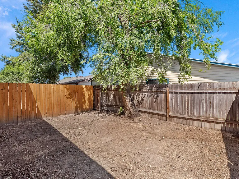 2052 S Leadville Ave — Photo 13