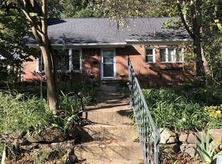 11 Lakeside Dr, Greenbelt, MD 20770