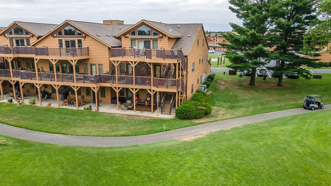 2009-1 South Czech Court #0901