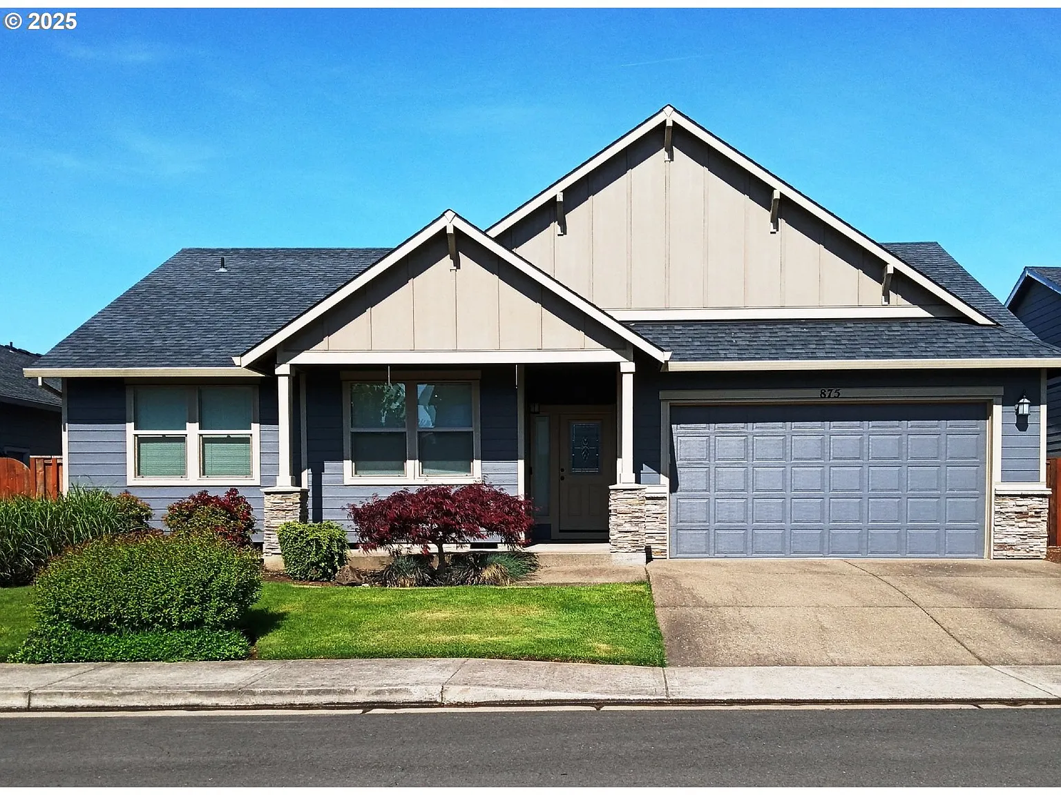 875 Julie Ln photo 1