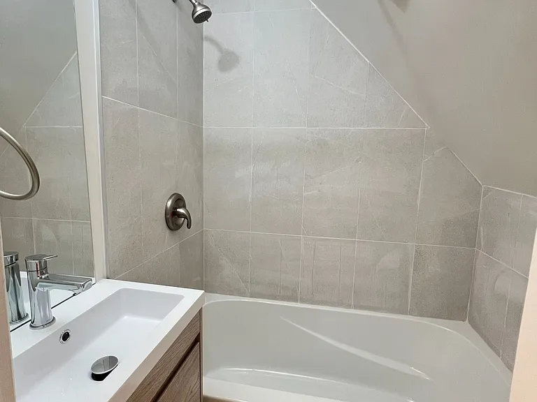 82 Curzon St #3 — Photo 8