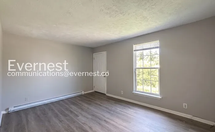 1 bed, 1.0 bath, 560 sqft, $845 — Photo 3