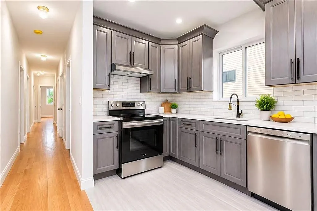 4 bed, 2.0 bath, 1350 sqft, $3,300 — Photo 2