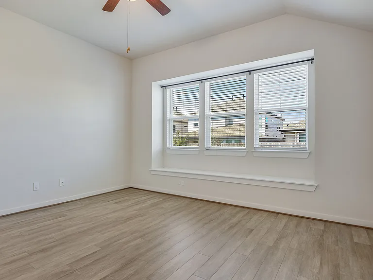 4326 Frankfurt Ln — Photo 22