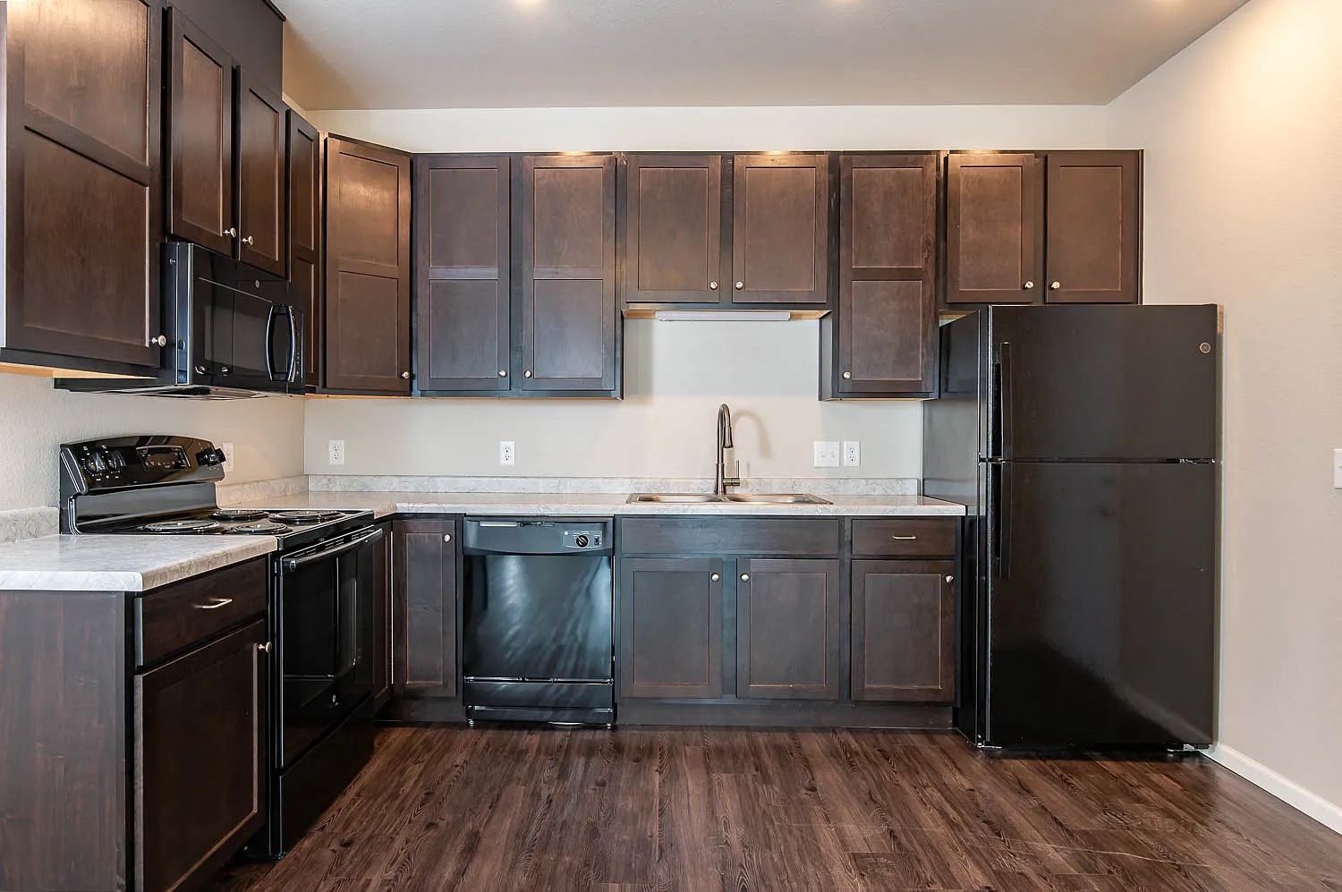 Port View Apartments — Photo 4