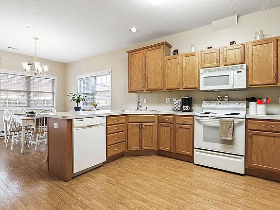 5th image of 351 Sunbrook Ln #110