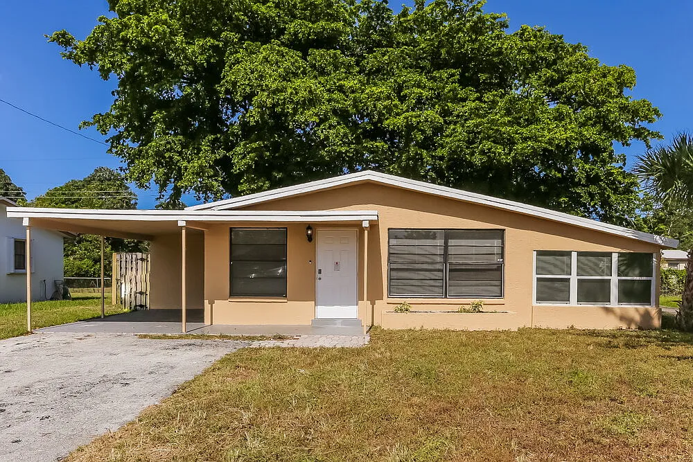 3 bed, 1.0 bath, 900 sqft, $2,480 — Photo 1