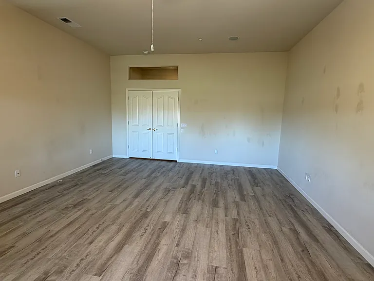 729 Richardson Dr — Photo 29