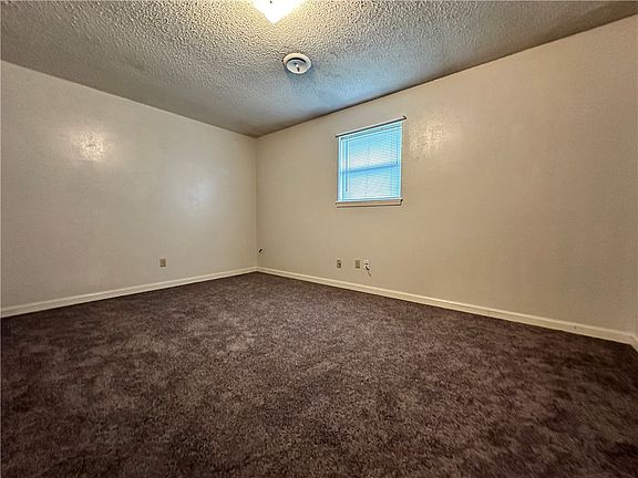 3rd image of 1205 W Sunset Dr