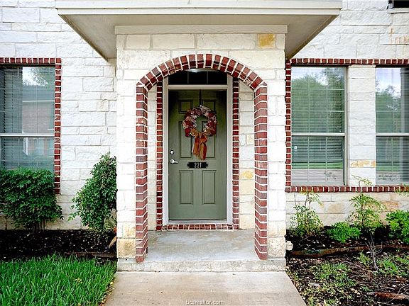 2nd image of 221 Forest Dr