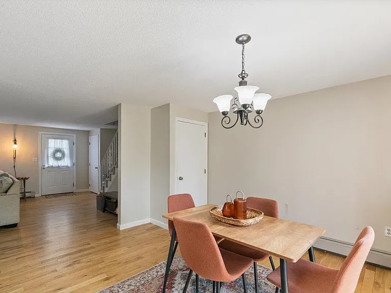 114 Fieldstone Dr — Photo 8